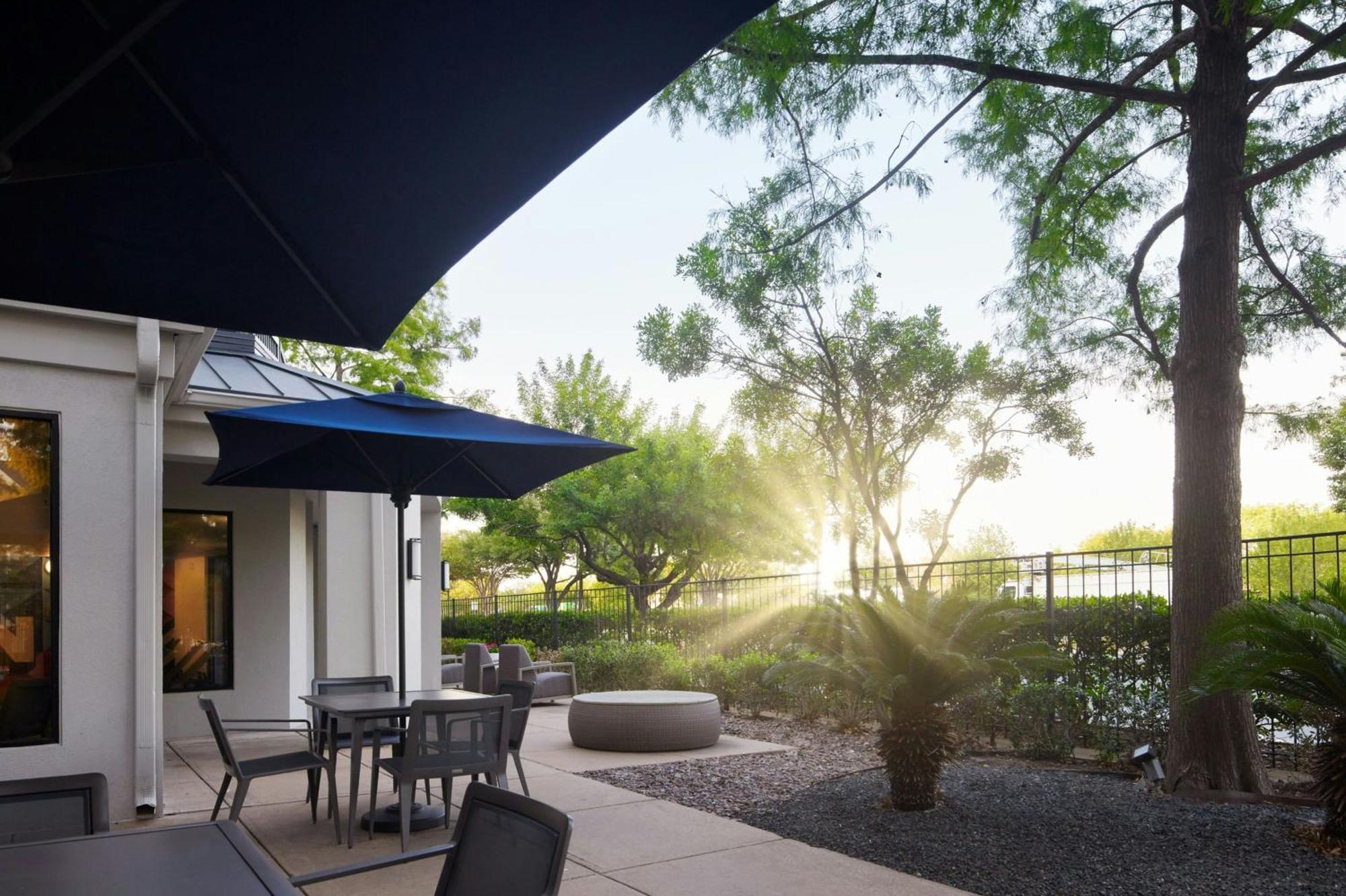 Courtyard Austin South Hotel Eksteriør billede